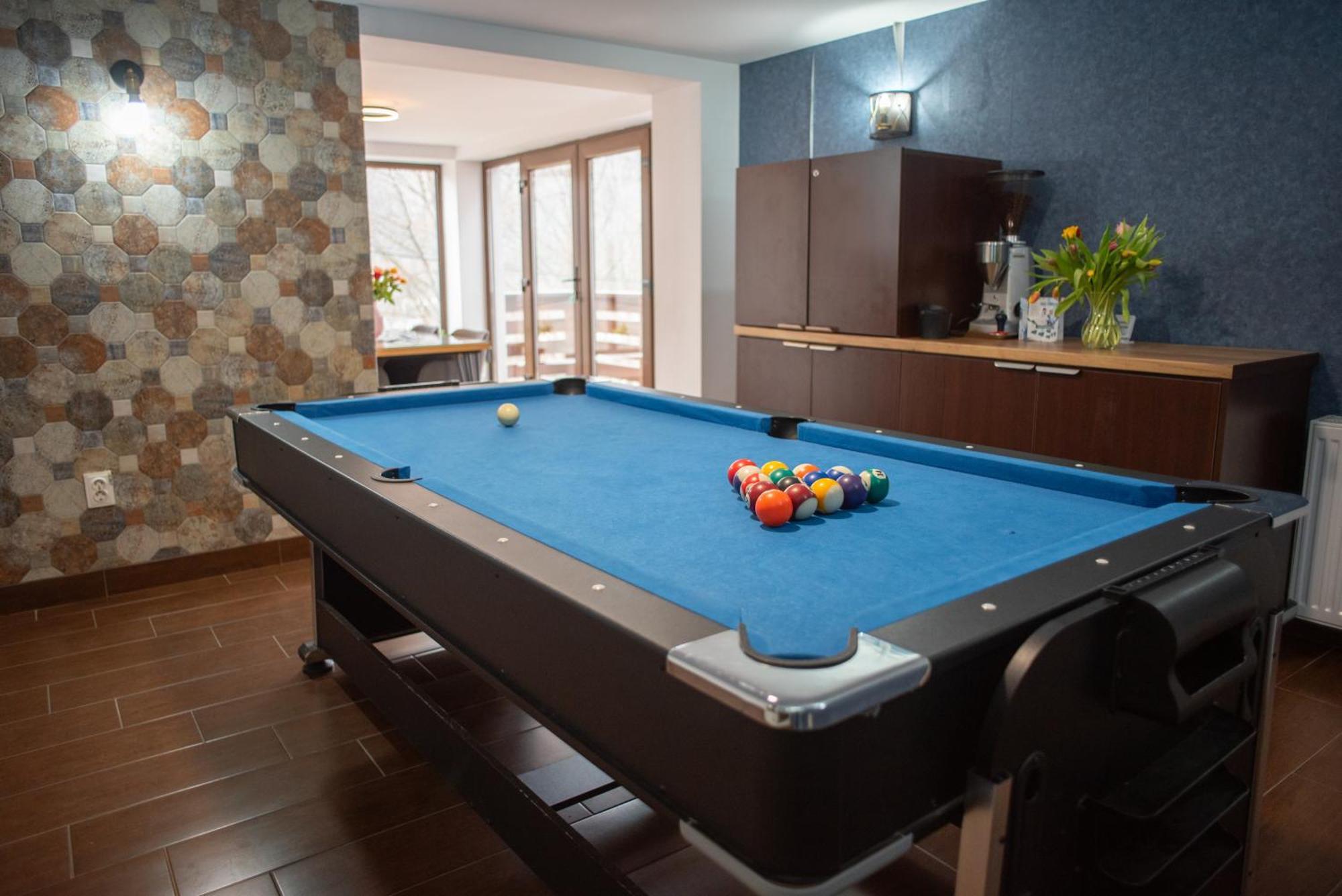 Yael Luxury 4